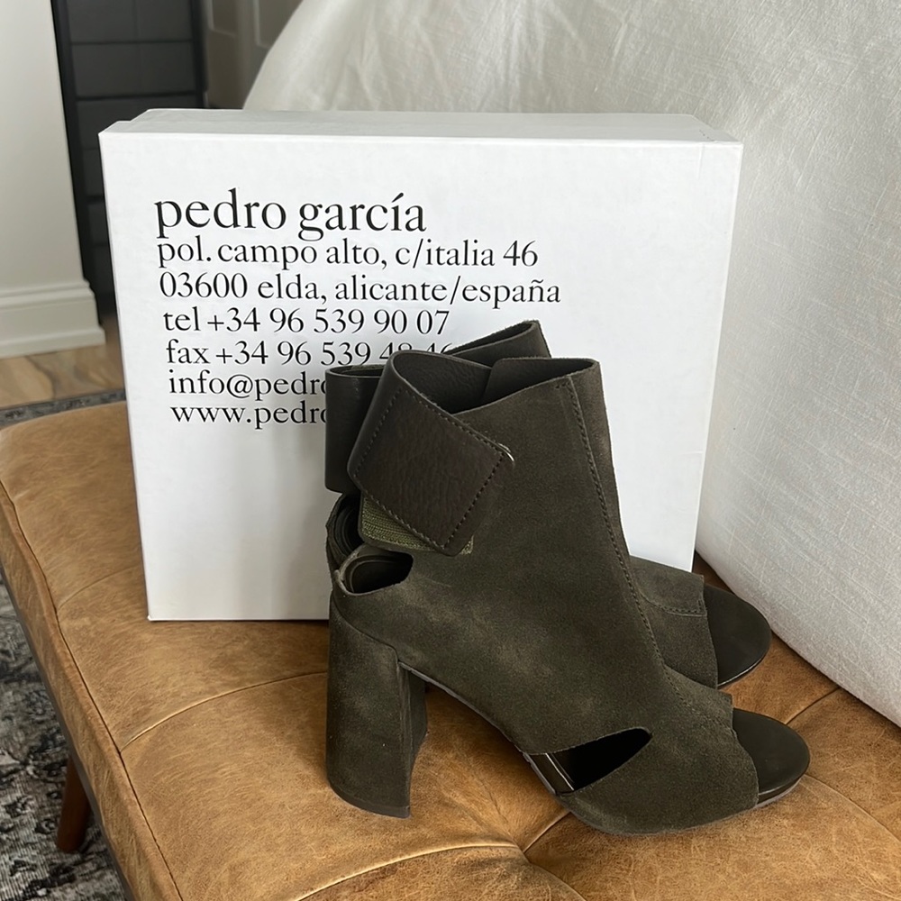 Pedro Garcia Yeca Heels in Olive Green size 40